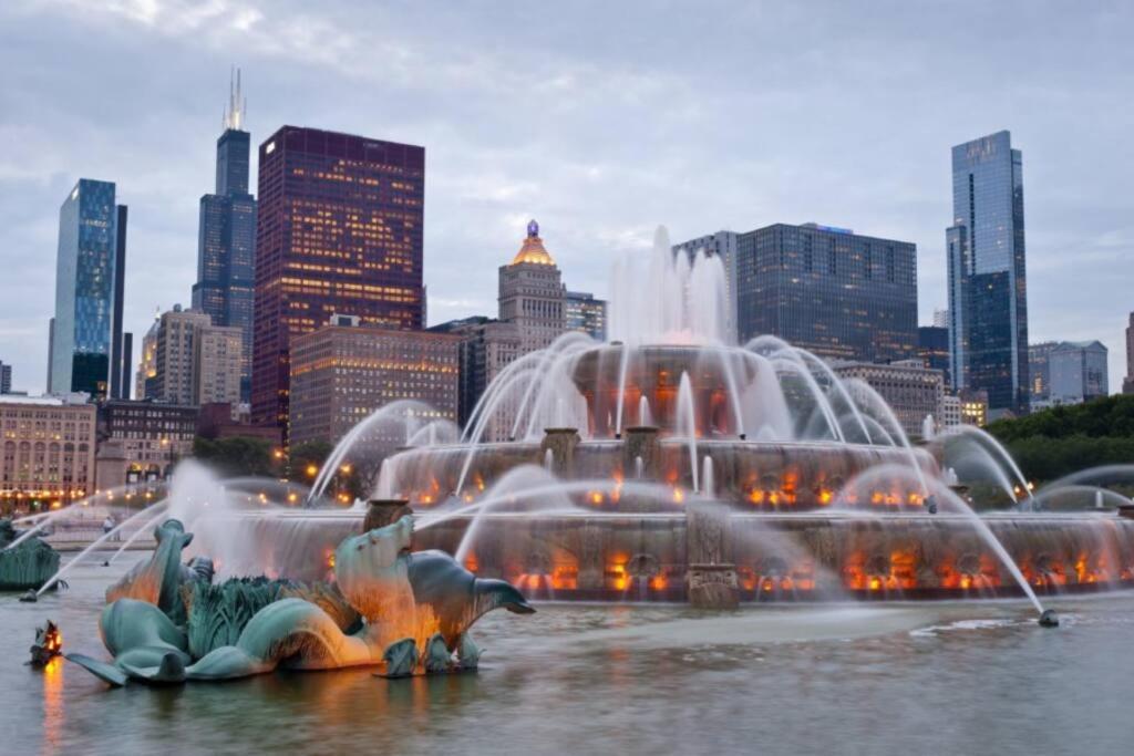 Mccormick Place 2Br Stylish Suite With Optional Parking And Gym For Up To 8 Guests Near Soldier Field And Grant Park 시카고 외부 사진