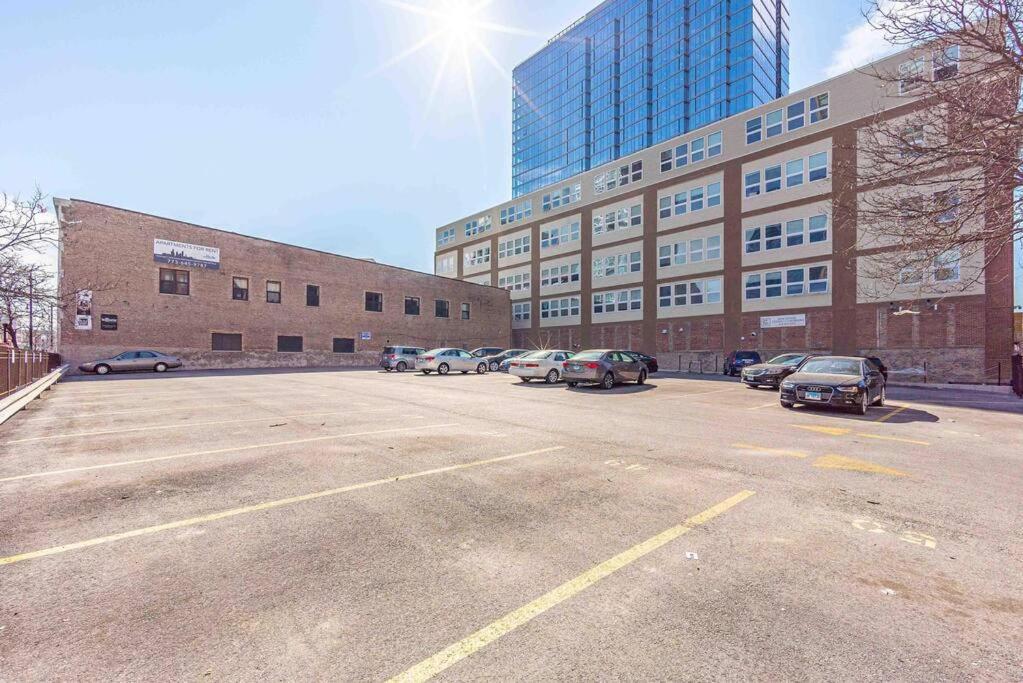 Mccormick Place 2Br Stylish Suite With Optional Parking And Gym For Up To 8 Guests Near Soldier Field And Grant Park 시카고 외부 사진